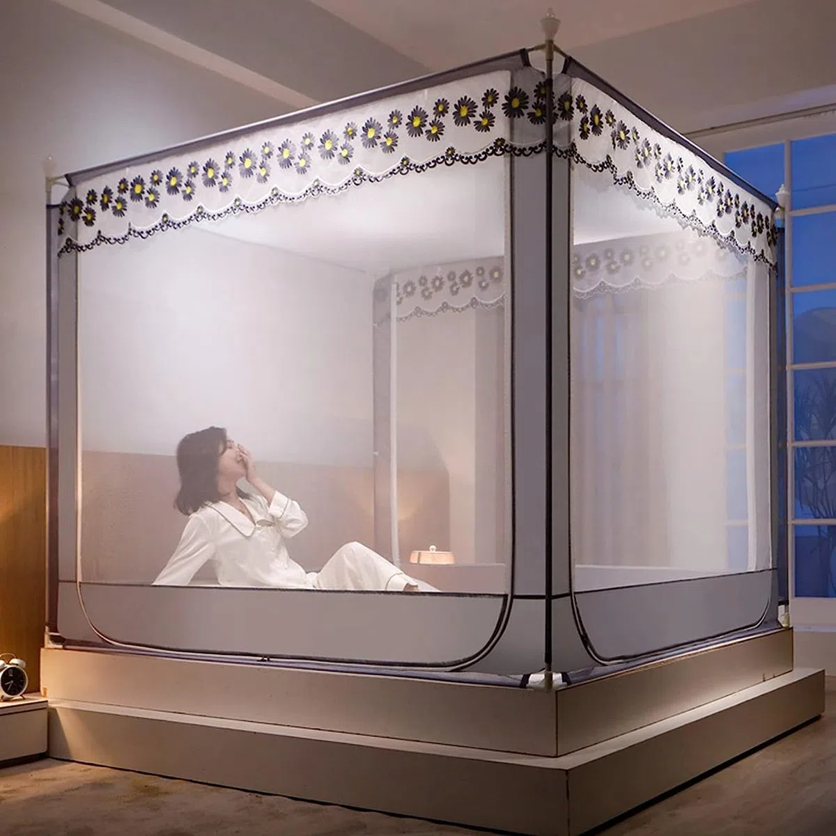 Moustiquaire pour lit, autoportante, grande tente anti-moustique avec 3 portes, installation facile pour les voyages en plein air, convient pour les bébés, les enfants et les adultes